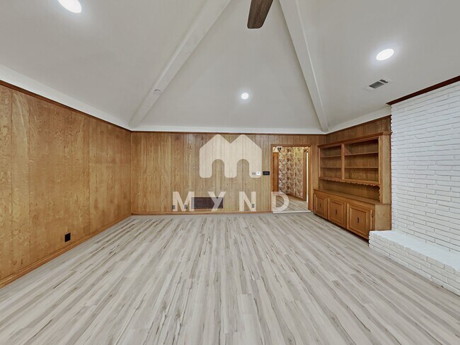 Building Photo - 1408 Colony Dr