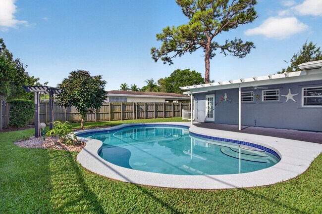Building Photo - Poolside Living in Pompano Beach – 3 Bed 2 Bath Single Family Home - NO HOA move in today!