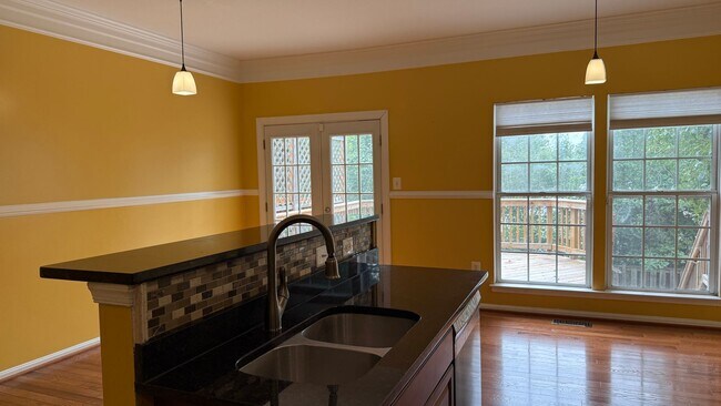 Foto del edificio - Glen Oaks Townhouse
