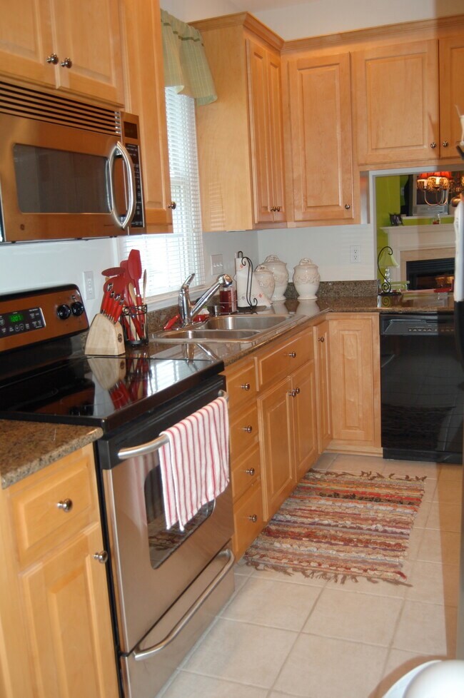 210 Heights Ln Unit 210, Blacksburg, VA 24060 Condo for Rent in