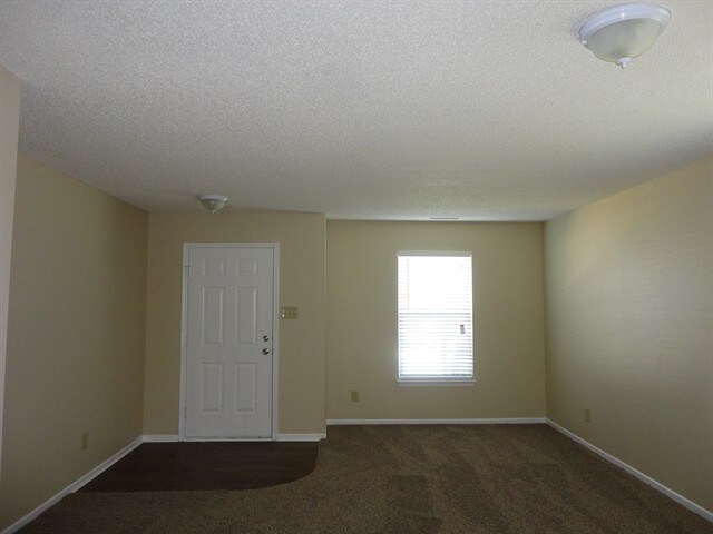 Building Photo - 10233 Arrowhead Ct
