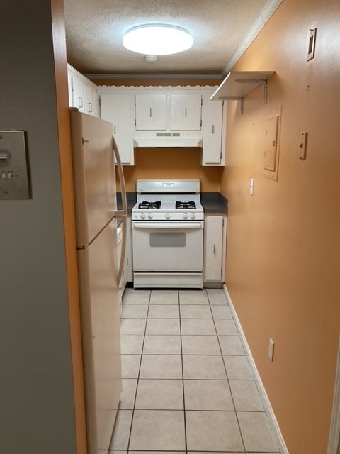 Building Photo - 16 Kenmar Dr