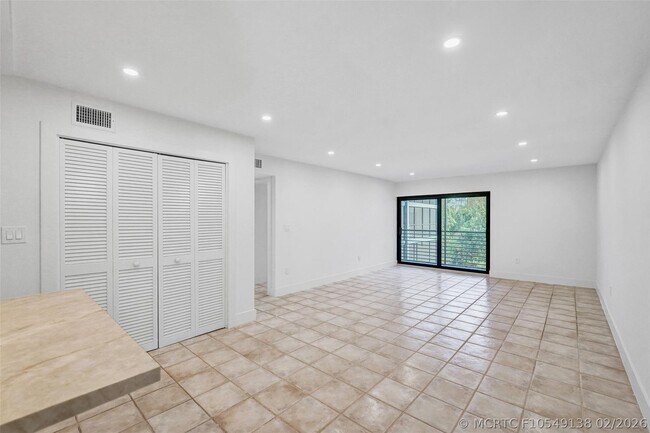 Foto del edificio - 4040 N Hills Dr