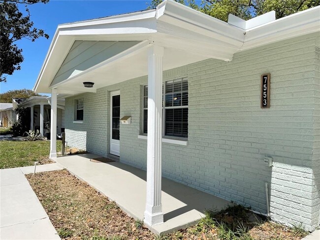 Building Photo - 7553 Cumber Dr