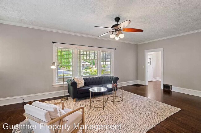 Building Photo - 3 br, 1.5 bath House - 1617 S Grand