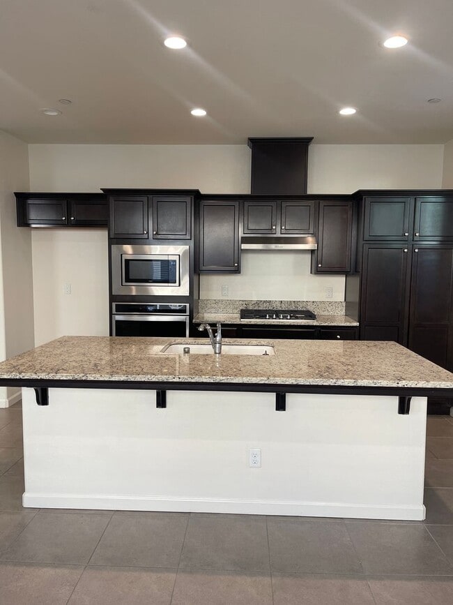 Building Photo - Summer Special $200 Off 1st Month Rent!!!