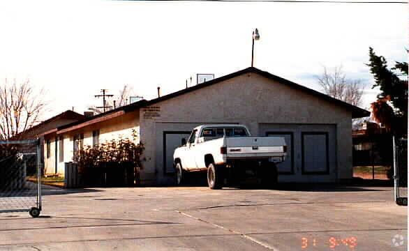 Building Photo - 15999 Orange St