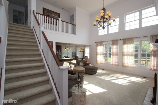 Building Photo - 4 br, 3.5 bath House - 10858 Brooks School Rd