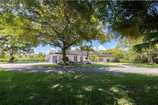 Building Photo - 6875 N Cartee Rd