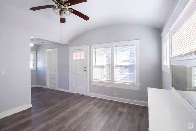 Building Photo - 736 Olive Ave
