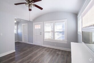 Building Photo - 736 Olive Ave