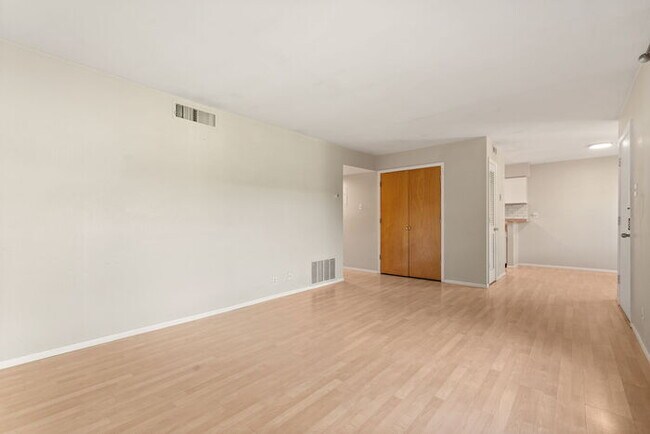 Building Photo - 1601 Pennsylvania St NE