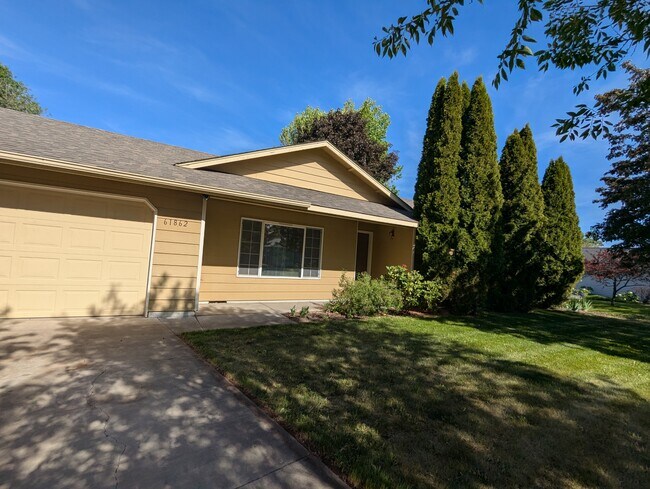 Foto del edificio - 61862 Avonlea Cir