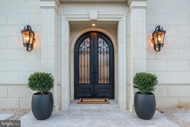 Foto del edificio - 3301 Fessenden St NW