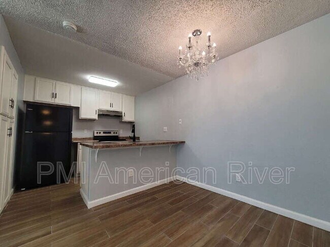 Photo - 3939 Madison Avenue Apartment