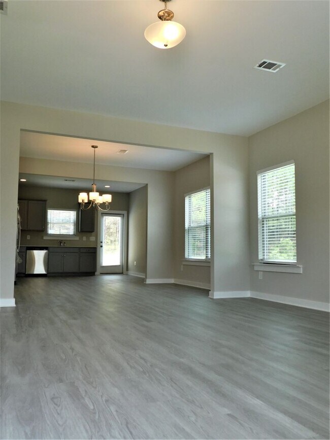 Foto del edificio - Home for rent in Brookwood, AL.... Available to View Now!!!