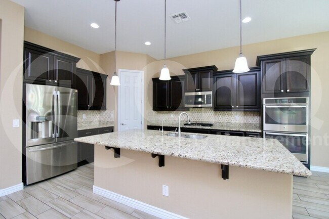 Building Photo - 7469 W Remuda Dr