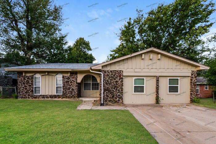 Photo - 9308 NE 16th St (Midwest City, OK)