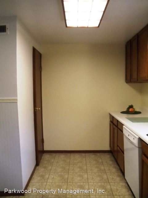 Building Photo - 2 br, 1 bath House - 10425 S. Croft St