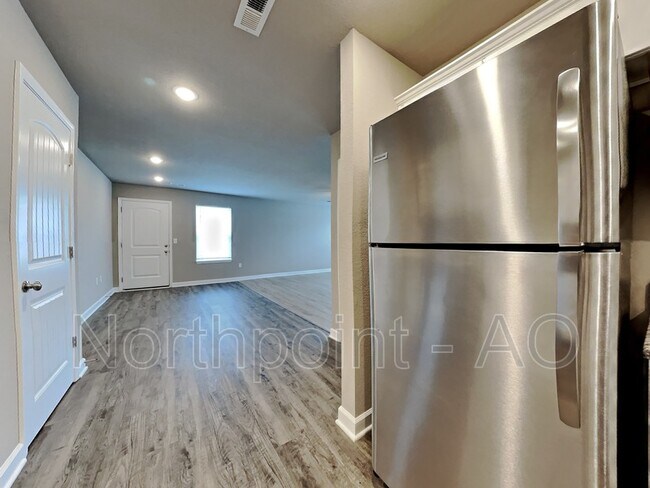 Foto del edificio - 213 SW Sunflower St