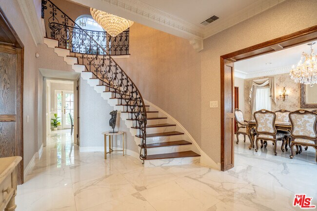 Foto del edificio - 315 N McCadden Pl