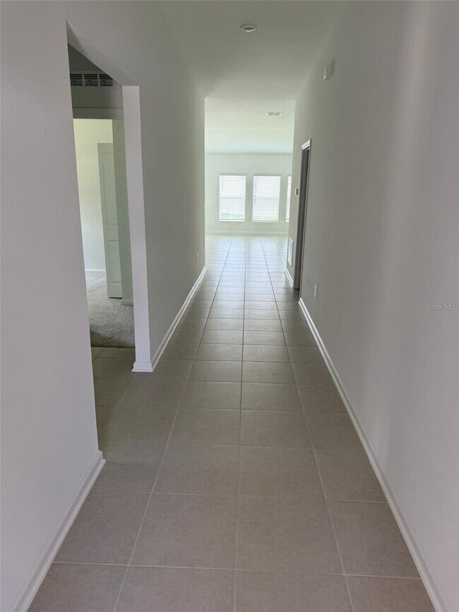 Foto del edificio - 4777 Golden Knight Blvd