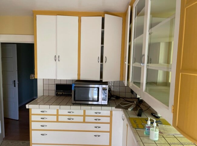 Foto del edificio - 270 Madrona St