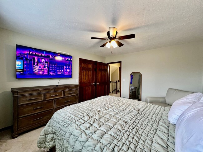 Building Photo - 7033 Willowood Dr