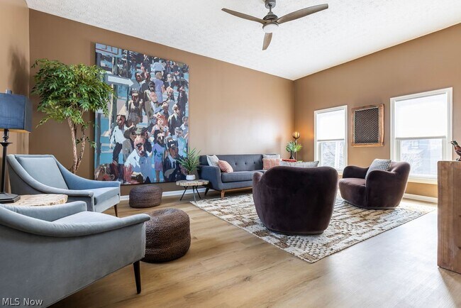 Foto del edificio - 4210 Clinton Ave