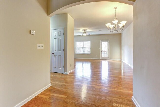 Building Photo - 5624 Moresby Ct