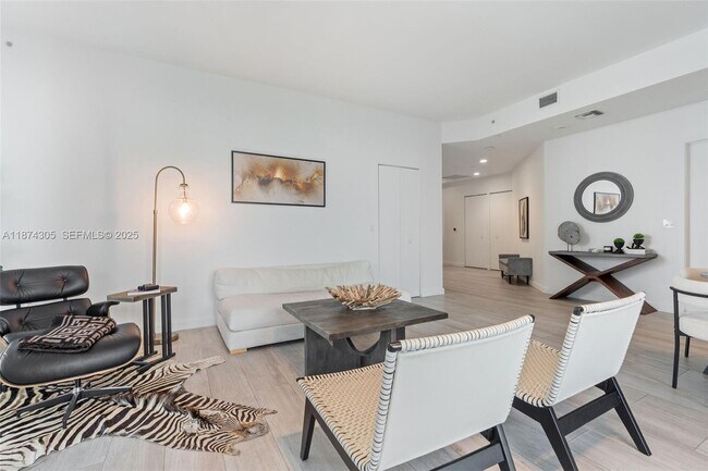 Foto del edificio - 45 SW 9th St