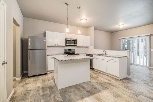 Building Photo - 1733 Bluff Ridge Ct