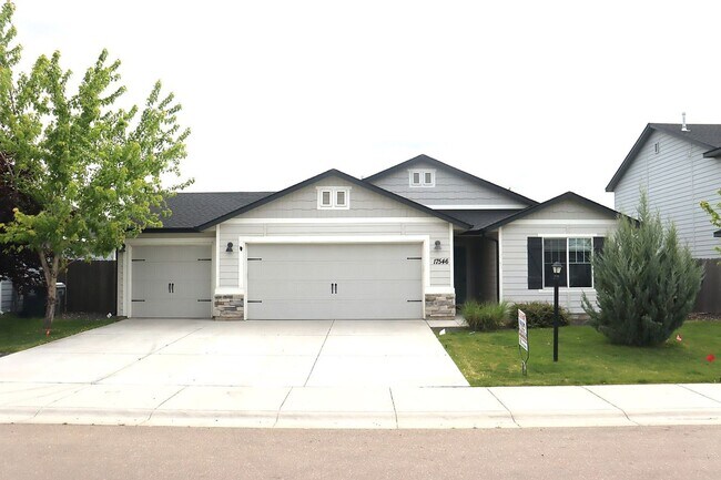 Foto del edificio - 17546 Mountain Springs Ave