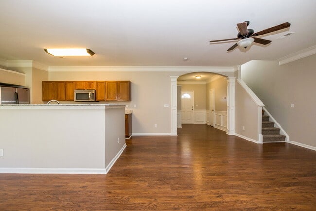 Building Photo - 6694 Sequoia Hills Dr