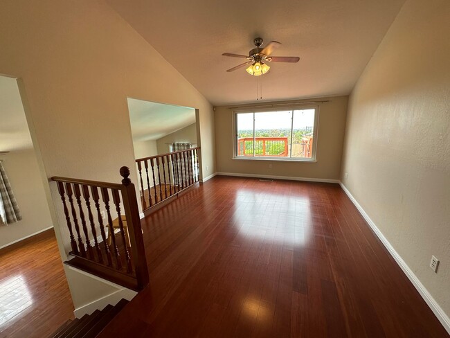 Foto del edificio - Beautiful 3 bedroom 2 bath POOL and SOLAR ...