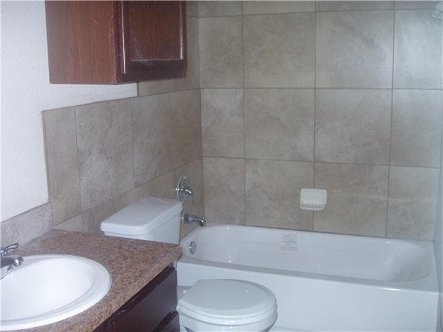 Building Photo - 1032 Drover's Cove