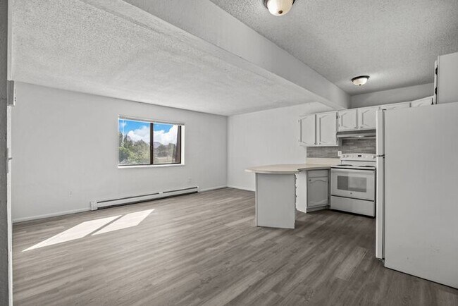 Foto del edificio - Classic Comfort: Explore Our 1 Bedroom, 1 ...