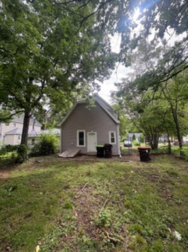 Building Photo - 4 bedroom single family home in Peoria for Rent