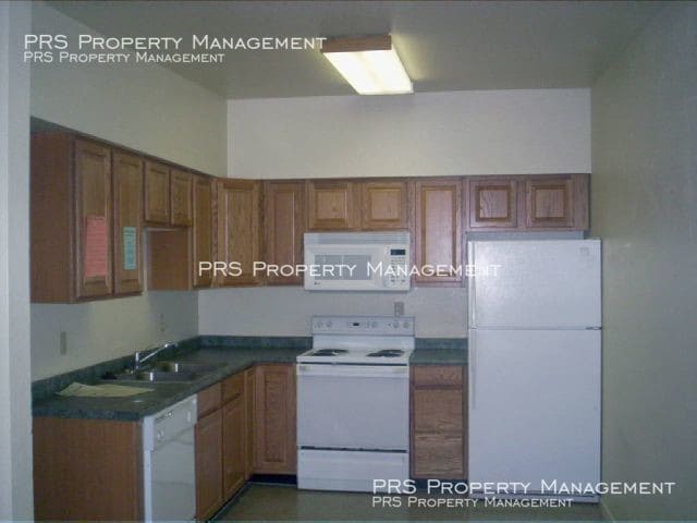 Building Photo - 423 S Mitchell Dr