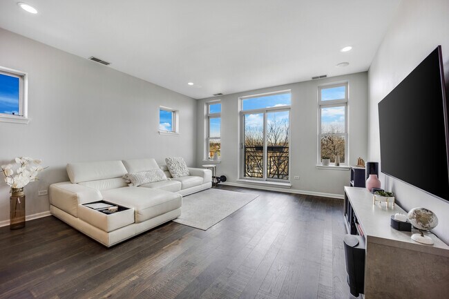 Foto del edificio - 947 W 14th Pl