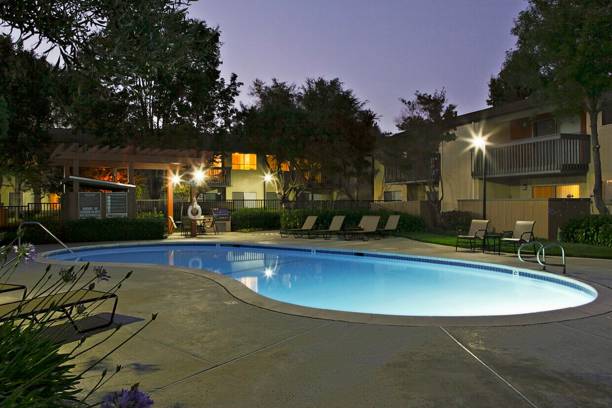 eaves Union City Apartments in Union City, CA