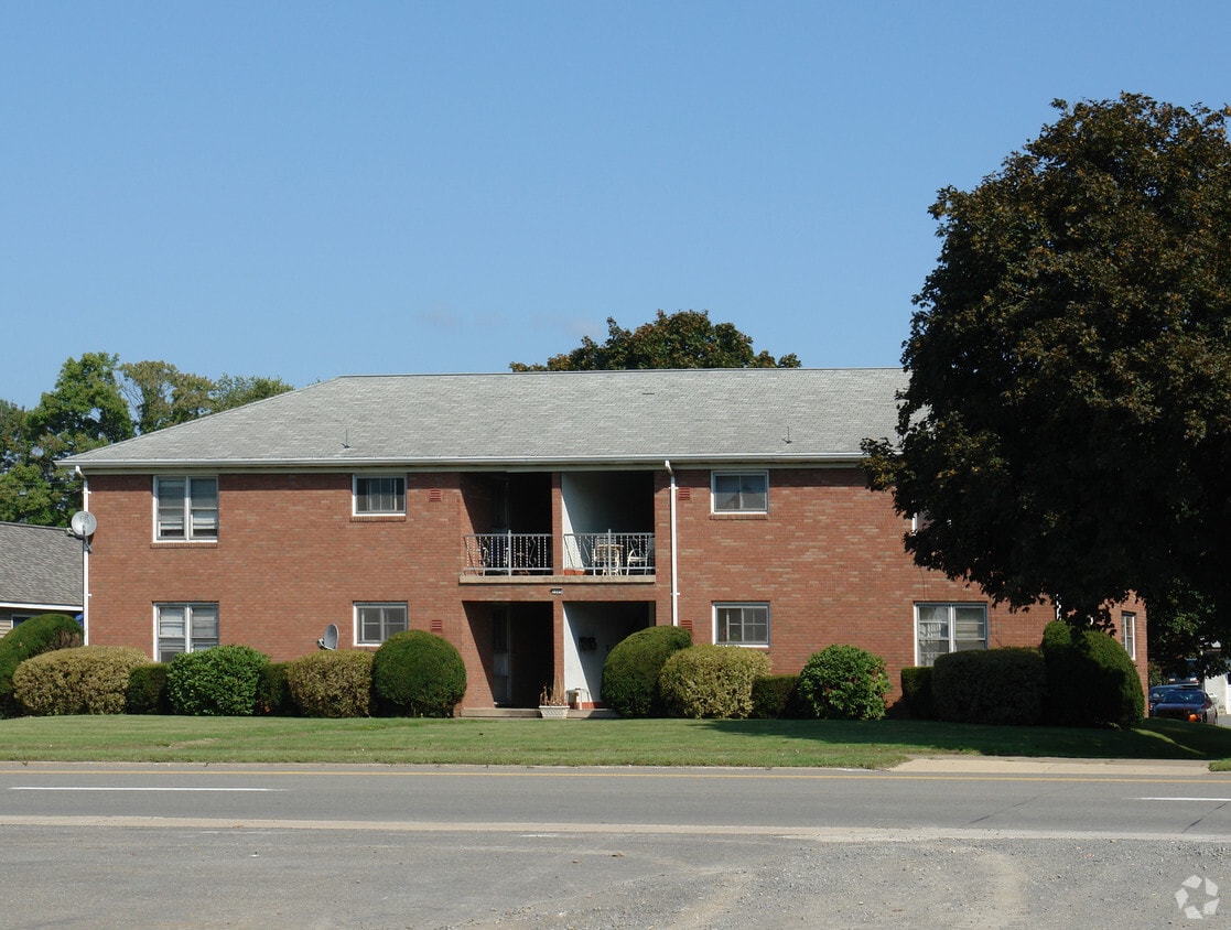 1209 Broad St, Montoursville, PA 17754 Apartments in Montoursville