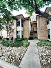 Building Photo - 16301 Ledgemont Ln