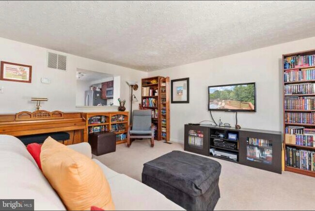 Foto del edificio - 9607 Glendower Ct