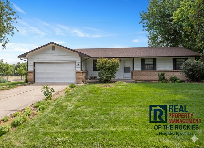 Building Photo - Spacious Recently Updated 4 Bed 3 Bath Hou...