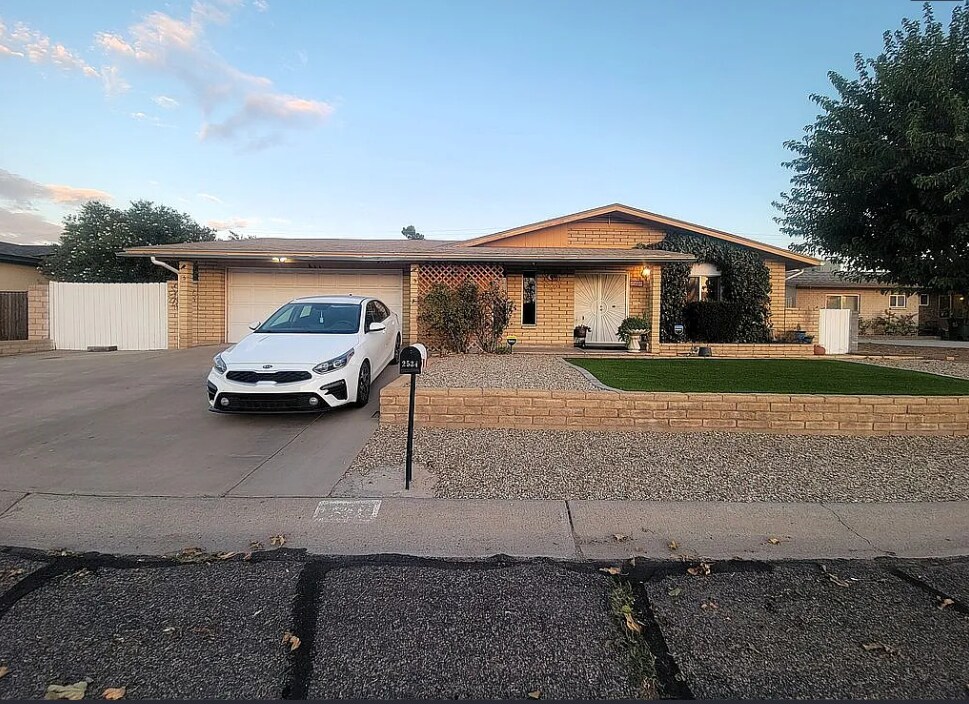Foto principal - 2534 Crozier Ave