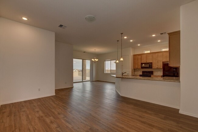 Foto del edificio - 3 bedroom, 2 bathroom home in Granville