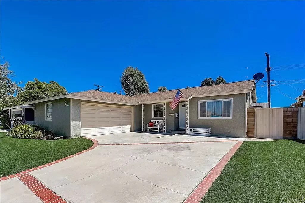 Foto principal - 6342 Alexandria Dr