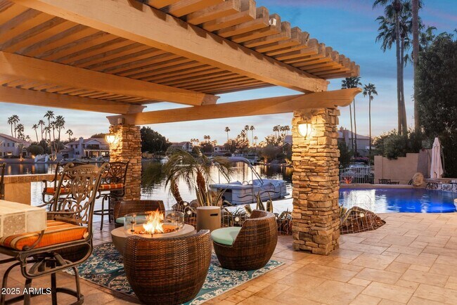 Foto del edificio - 1321 W Shellfish Dr