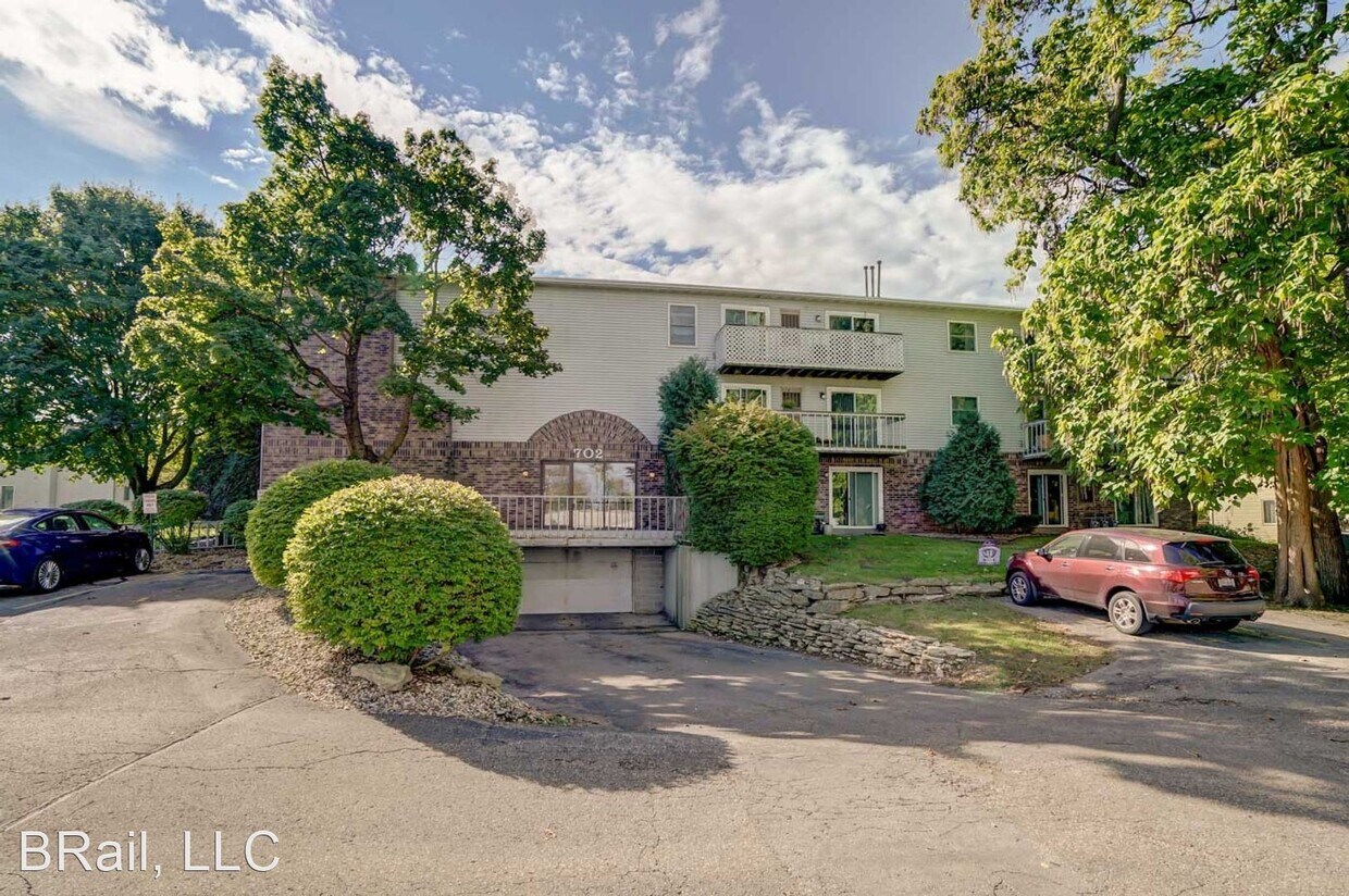 702 W Main St, Waunakee, WI 53597 Room for Rent in Waunakee, WI